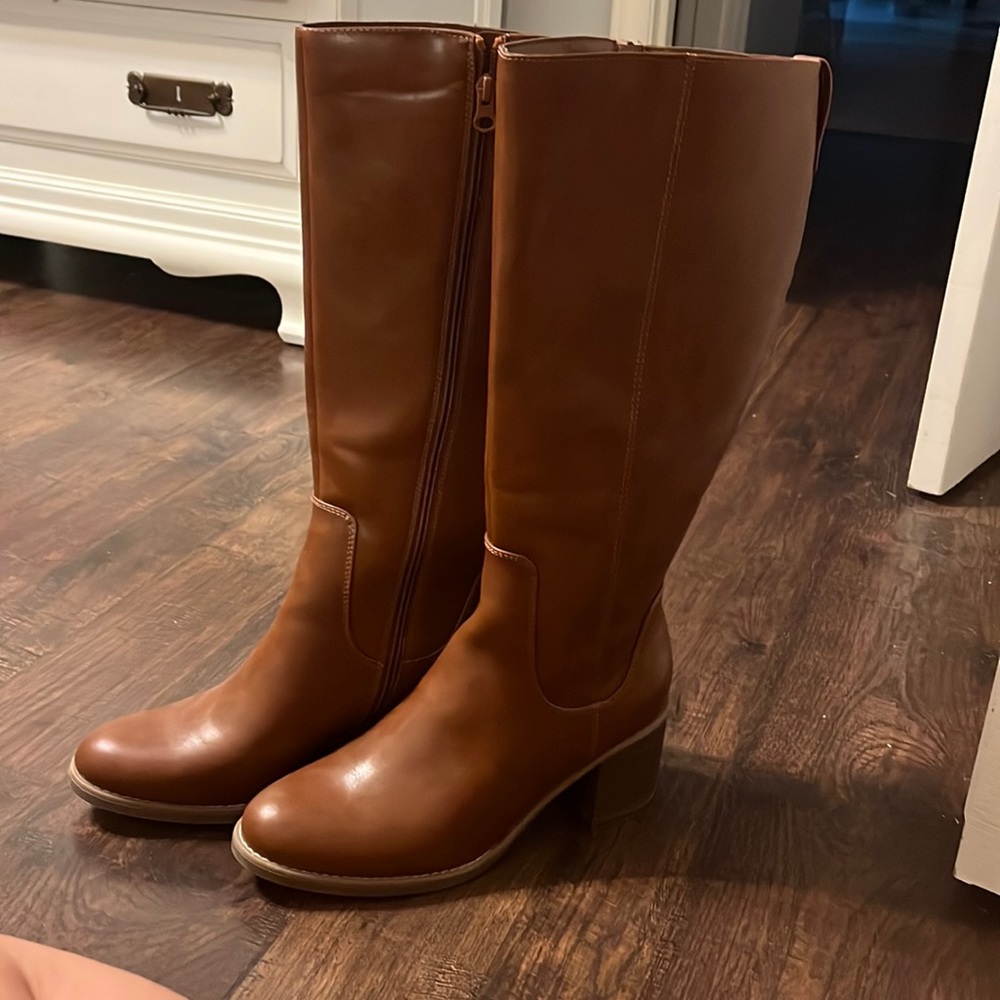 Brown Boots, Below the knee